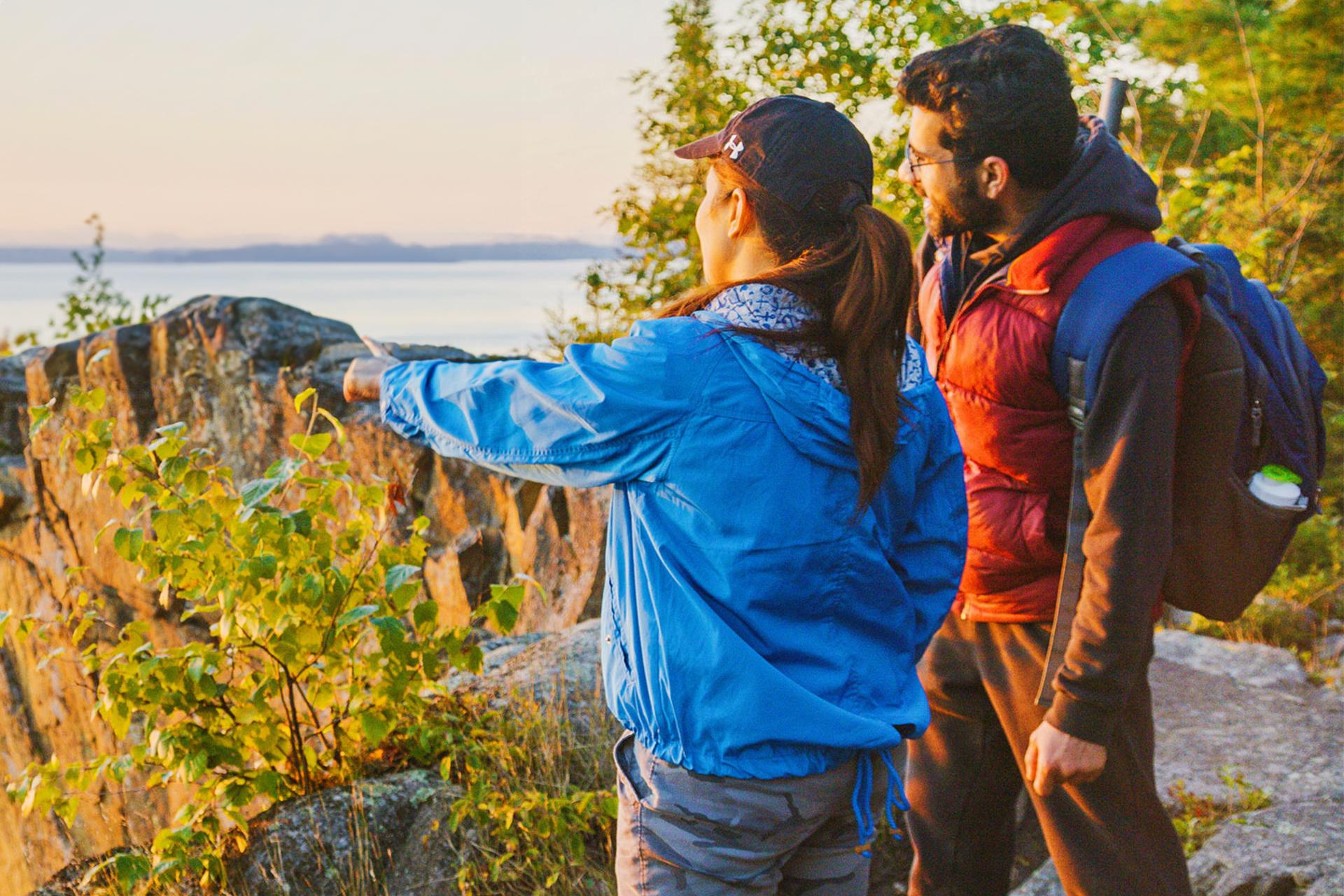 two people hiking in ontario